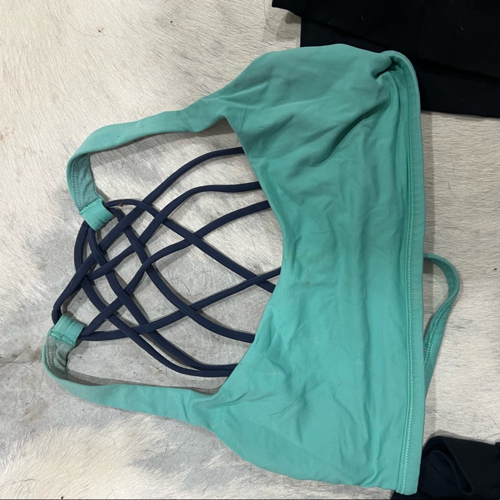 Lululemon sports bra